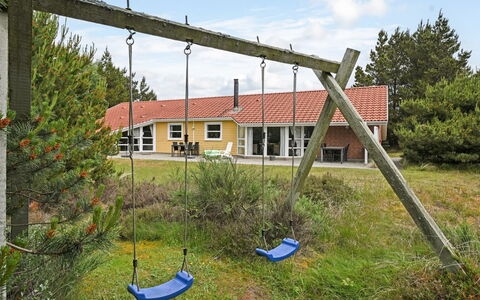 Aderice - 1.6Km from the Sea: Land Lot, Cottage, Lawn, Garden, Leisure, Backyard, Yard, Shade, Park, Landscaping