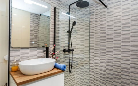 Popa: Bathroom, Wall, Plumbing Fixture, Interior Design, Flooring, Floor, Tile, Tap, Plumbing, Sink