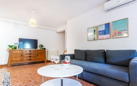 Popa: Furniture, Interior Design, Couch, Flooring, Floor, Living Room, Room, Table, Television, Apartment