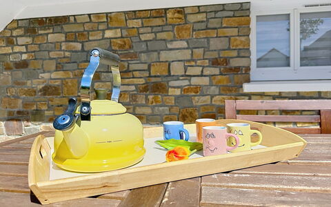 Le Terrier Préfaillais, Jacuzzi: Tableware, Serveware, Kitchen, Dishware, Kitchen Appliance, Bottle