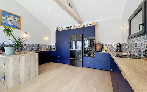 La Plaine-Sur-Mer 801: Interior Design, Flooring, Kitchen, Furniture, Wood, Cabinetry, Floor, Countertop, Ceiling, Wood Flooring