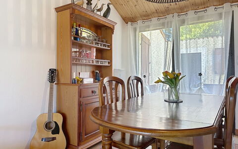 Les Hauts de la Noëveillard: Furniture, Interior Design, Wood, Flooring, Table, Chair, Dining Room, Floor, Kitchen & Dining Room Table, Room