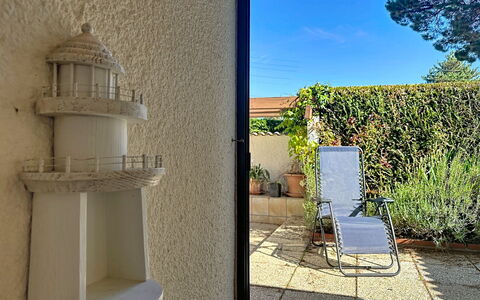 Les Hauts de la Noëveillard: Landscaping, Houseplant, Balcony