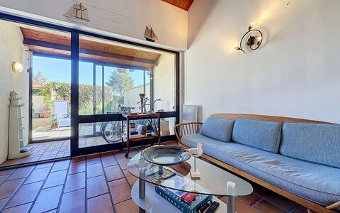 Les Hauts de la Noëveillard: Flooring, Interior Design, Floor, Furniture, Ceiling, Lighting, Table, Chair, Room, Living Room
