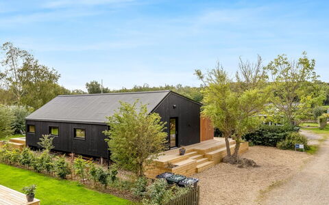 Munibert - 100M from the Sea: Grass, Shrub, Cottage, Garden, Farmhouse, Estate, Landscaping, Garden Buildings, Yard