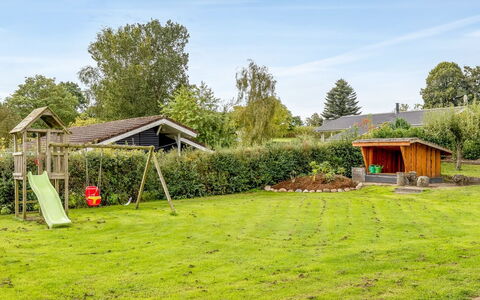 Helrun - 800M from the Sea: Grass, Garden, Shrub, Land Lot, Lawn, Groundcover, Backyard, Shade, Landscaping