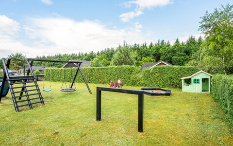 Tobias - 30Km from the Sea: Grass, Garden, Land Lot, Lawn, Shade, Landscaping, Backyard, Leisure, Park, Yard