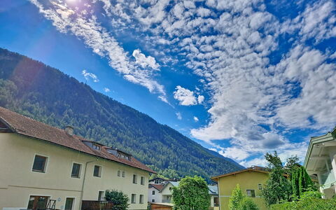 Das Maridl: Mountainous Landforms, Mountain, Hill, House, Highland, Mountain Range, Home, Hill Station, Residential Area, Landscape