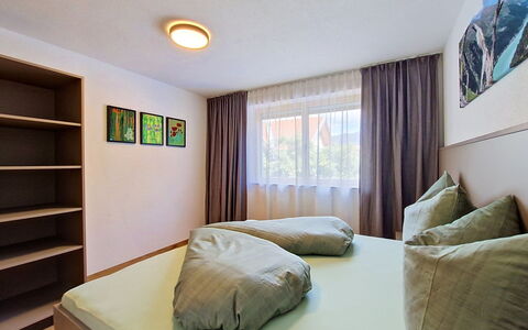 Das Maridl: Interior Design, Bed, Wood, Room, Furniture, Ceiling, Flooring, Floor, Bedroom, Textile