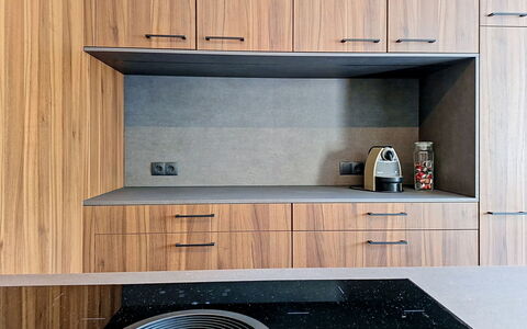 Das Maridl: Wood, Interior Design, Flooring, Cabinetry, Furniture, Countertop, Floor, Kitchen, Cupboard, Wood Stain