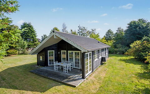 Heidrun - 400M from the Sea: Cottage, Estate, Yard, Garden Buildings, Farmhouse, Porch, Siding, Resort