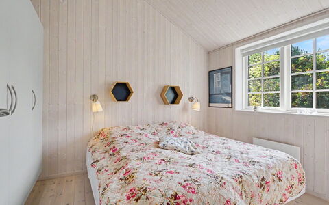 Heidrun - 400M from the Sea: Wood, Ceiling, Bedroom, Interior Design, Flooring, Floor, Bed Sheet, Bed, Linens, Home