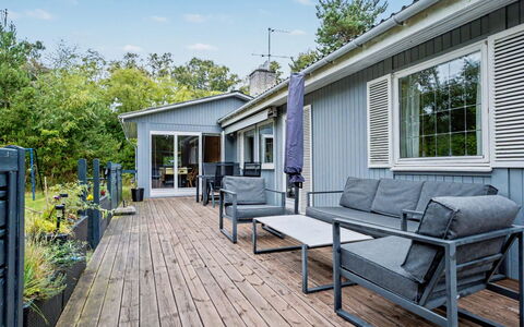 Karelia - 900M from the Sea: Wood, Deck, Hardwood, Porch, Composite Material, Plank, Wood Flooring, Shade, Wood Stain, Siding