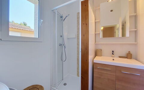 Casa San Ciprianu: Wall, Flooring, Plumbing Fixture, Floor, Bathroom, Wood, Bathroom Sink, Interior Design, Plumbing, Tap