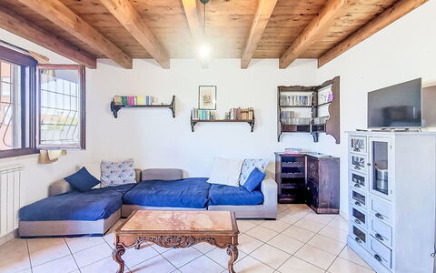 Il Giardino di Anzio: Furniture, Interior Design, Couch, Flooring, Floor, Wood, Room, Ceiling, Apartment, Living Room
