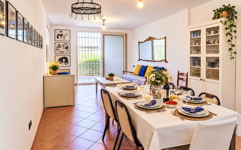 Il Giardino di Anzio: Furniture, Interior Design, Flooring, Wall, Dining Room, Wood, Floor, Kitchen & Dining Room Table, Chair, Table