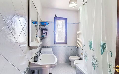 Il Giardino di Anzio: Blue, Bathroom, Plumbing Fixture, Flooring, Interior Design, Floor, Tap, Sink, Plumbing, Toilet