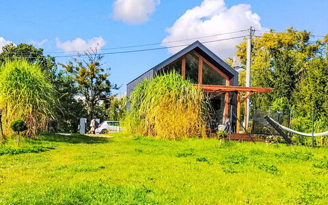 Worławki 100: Grass, House, Land Lot, Home, Rural Area, Garden, Cottage, Spring, Lawn, Farmhouse