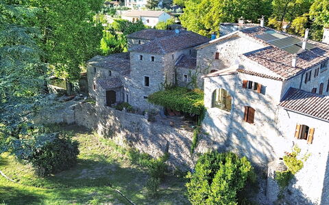 Chateau de la Favède: Building, Wall, Architecture, House, Rural Area, Stone Wall, Estate, Castle, Village, Hacienda