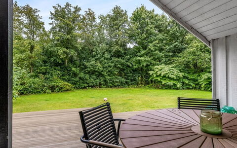 Ejler - 30Km from the Sea: Wood, Shrub, Land Lot, Garden, Wood Flooring, Hardwood, Porch, Deck, Shade, Outdoor Furniture