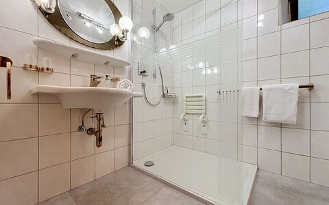 Ferienhaus Christl: Bathroom, Interior Design, Plumbing Fixture, Flooring, Floor, Shower, Plumbing, Bathroom Sink, Tap, Shower Head