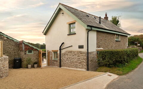 Horsepool Cottage: Balcony