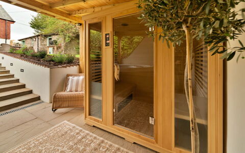 Horsepool Cottage: Balcony
