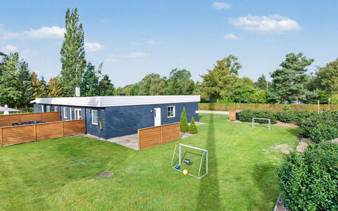 Nina - 600M from the Sea: Garden, Shade, Lawn, Landscaping, Estate, Yard, Design, Farmhouse, Park, Backyard