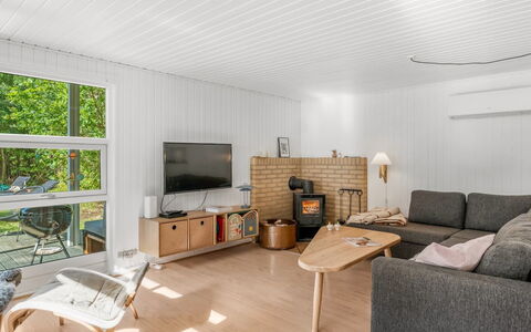 Aisa - 200M from the Sea: Interior Design, Wall, Flooring, Wood, Ceiling, Floor, Furniture, Couch, Living Room, Wood Flooring