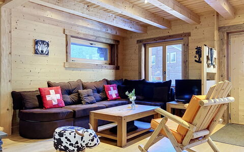 Perray 22: Furniture, Wood, Interior Design, Room, Home, Flooring, Floor, Table, Living Room, Hardwood