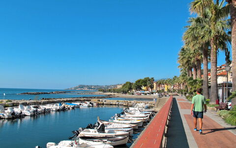 Due Passi: Coast, Coastal And Oceanic Landforms, Sea, Vacation, Boat, Shore, Beach, Watercraft, Ocean