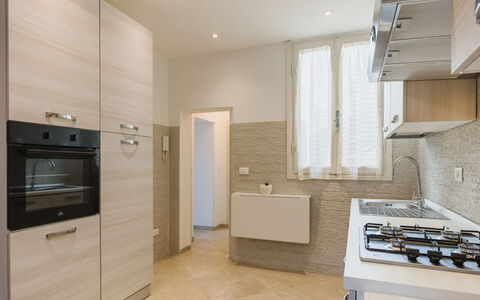 L'Edera e Il Mare: Kitchen, Countertop, Flooring, Kitchen Appliance, Major Appliance, Interior Design, Wood, Cabinetry, Floor, Ceiling