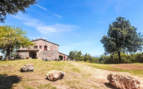Villa Monti: Farmhouse, Village, Mountain Village