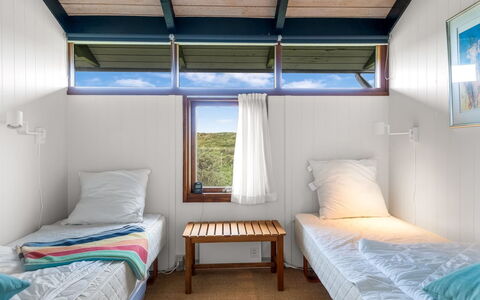 Anita - 400M from the Sea: Wood, Floor, Ceiling, Bed Frame, Bed, Bedroom, Hardwood, Wood Stain, Daylighting, Bedding