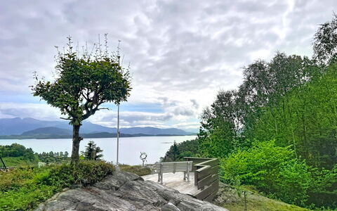 Nonstuo: Sky, Green, Cloud, Nature, Natural Landscape, Vegetation, Hill, Highland, Cumulus, Lake