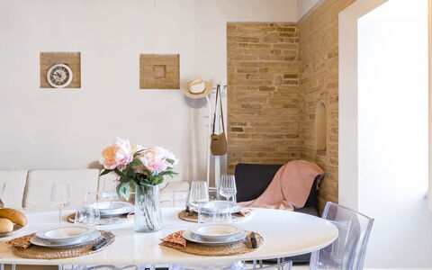 La Casa in Centro: Furniture, Interior Design, Wall, Chair, Flooring, Table, Wood, Dining Room, Kitchen & Dining Room Table, Lighting