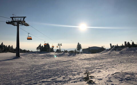 Kovářská 543: Sky, Winter, Snow, Freezing, Geological Phenomenon, Recreation, Piste, Evening, Skiing, Ski Resort