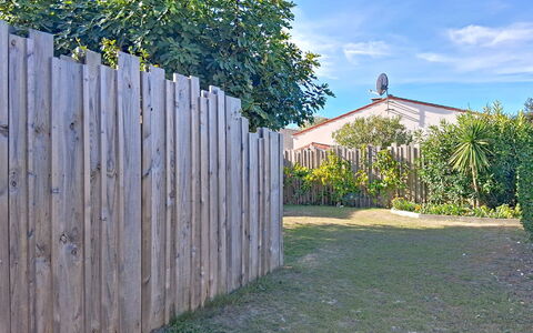 L'Ileau: Outdoor Furniture, Shrub, House, Outdoor Table, Furniture, Home, Garden, Lawn, Backyard, Estate