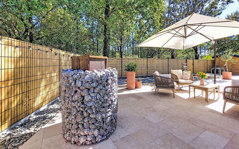 Villa Moorea: Outdoor Furniture, Shrub, House, Outdoor Table, Furniture, Home, Garden, Lawn, Backyard, Estate
