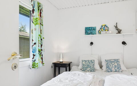Tordis - 675M from the Sea: Wall, Furniture, Interior Design, Bedroom, Bed, Linens, Textile, Bed Sheet, Bedding, Floor