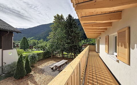 Gortipohl 625: Cottage, Balcony, Porch, Wood Stain, Siding, Farmhouse, Daylighting, Fence, Larch
