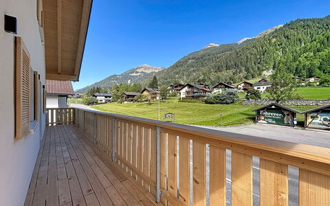 Gortipohl 625: Mountain Range, Balcony, Valley, Plank, Ridge, Hardwood, Alps, Wood Stain, Porch, Lumber