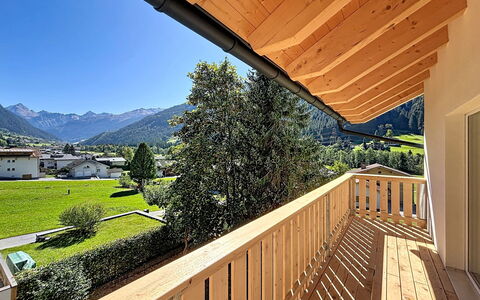 Gortipohl 625: Mountain Range, Balcony, Porch, Shade, Valley, Ridge, Alps, Wood Stain, Eco Hotel, Handrail