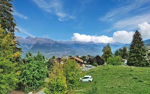Domino C D-1: Sky, Mountain, Mountainous Landforms, Hill, Mountain Range, Highland, Landscape, Hill Station, Cloud, Valley