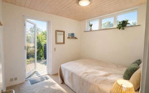 Herdina - 300M from the Sea: Wall, Wood, Flooring, Floor, Interior Design, Ceiling, Bedroom, Lighting, Room, Bed