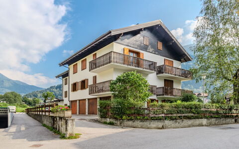 Calvet: House, Architecture, Hill, Home, Human Settlement, Rural Area, Balcony, Mountain Range, Valley, Village