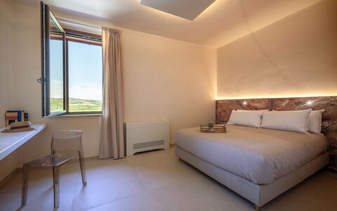 Poggio Ambrato 18, Emma Villas: Bedroom, Bed, Bedding, Bed Sheet, Bed Frame, Linens, Pillow, Suite, Lamp, Hotel