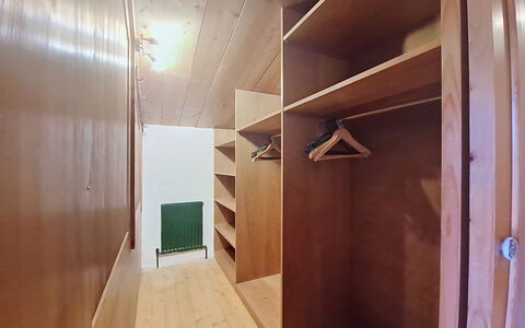 Manharthof: Architecture, Slope, Cottage, Mountain Range, Log Cabin, Siding, Lumber, Alps, Eco Hotel, Mountain Village