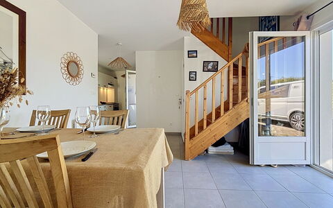 Maison de Kerné: Architecture, Slope, Cottage, Mountain Range, Log Cabin, Siding, Lumber, Alps, Eco Hotel, Mountain Village