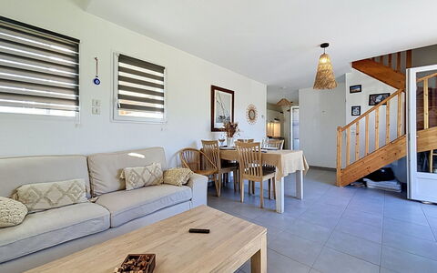 Maison de Kerné: Architecture, Slope, Cottage, Mountain Range, Log Cabin, Siding, Lumber, Alps, Eco Hotel, Mountain Village